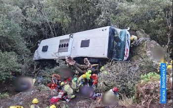 Un autocar s-a prăbușit într-o …