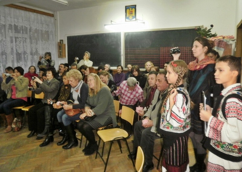 Cadre Didactice Din Opt ţări La Sezătoarea Organizată De Stiri Botosani Ziare Botosani