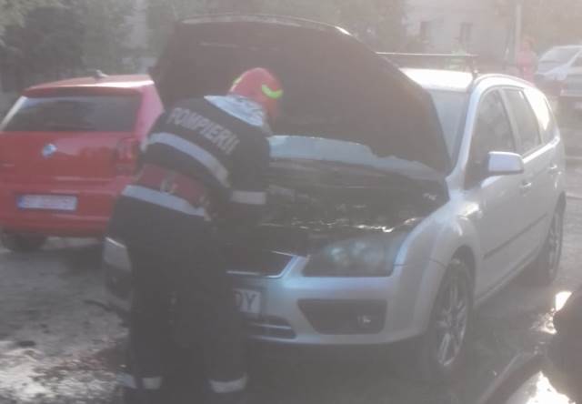 Incendiu Izbucnit La O Mașină Parcată In Dorohoi Foto Stiri Botosani Ziare Botosani